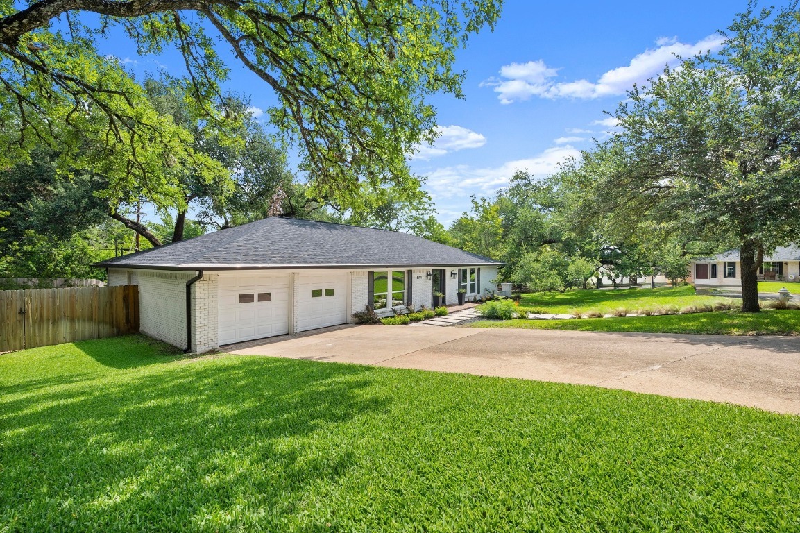 Property Photo: 8714 Silverhill Lane TX 78759