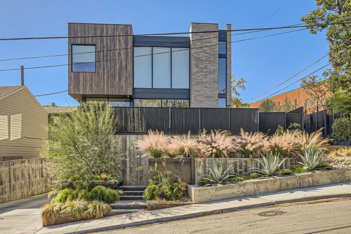 Property Photo: 1315 W 9th Street B TX 78703