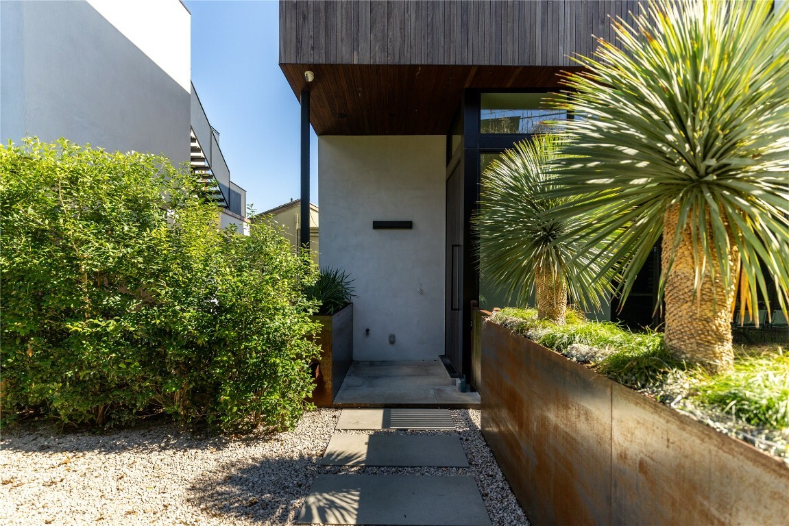 Property Photo:  1315 W 9th Street B  TX 78703 
