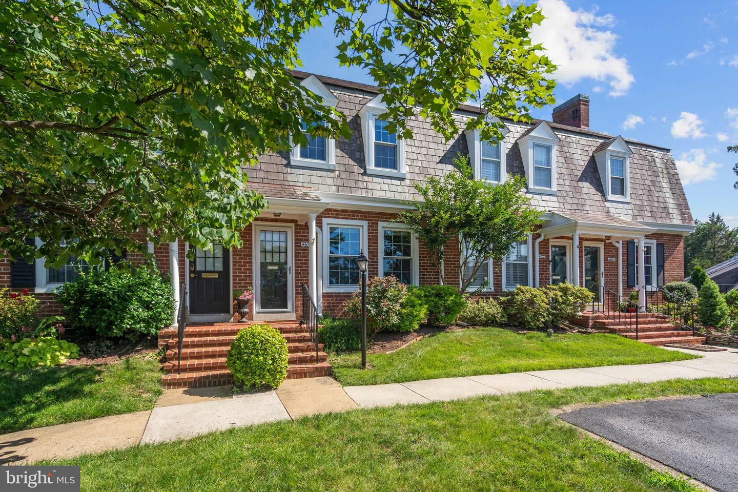 Property Photo: 4676 36th Street S B VA 22206
