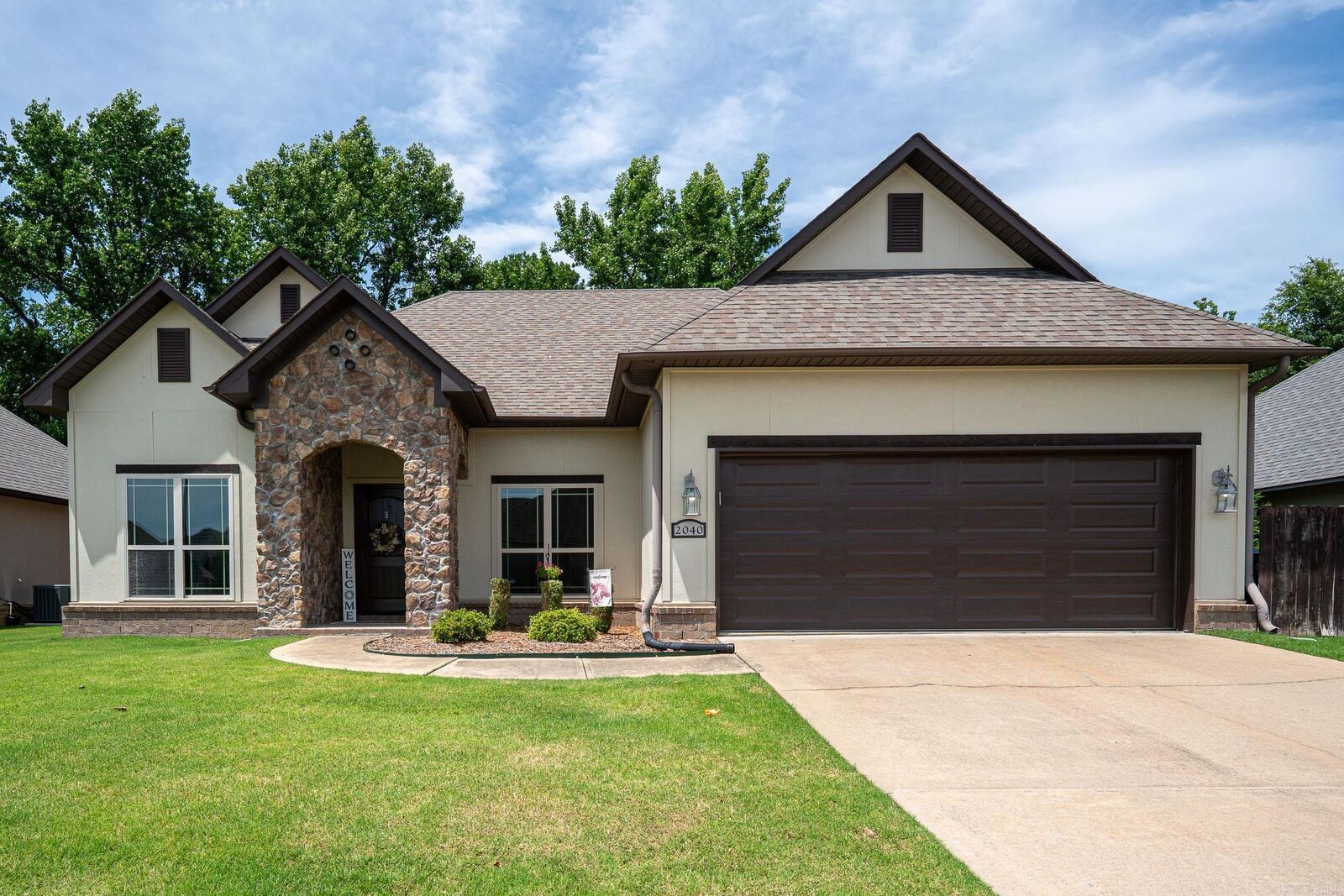 Property Photo:  2040 Massee Gardens  AR 72034 