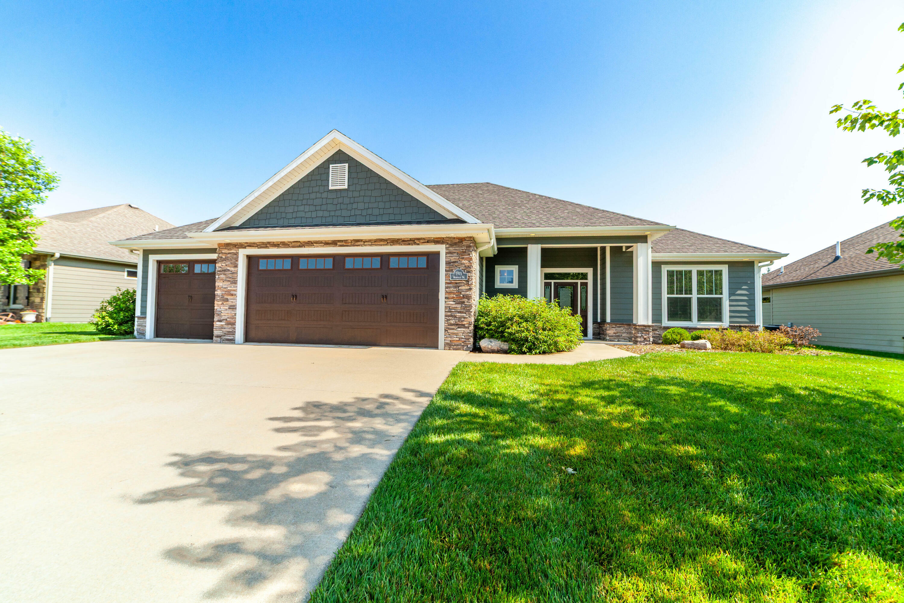 1915 Muirfield Dr  Columbia MO 65203 photo