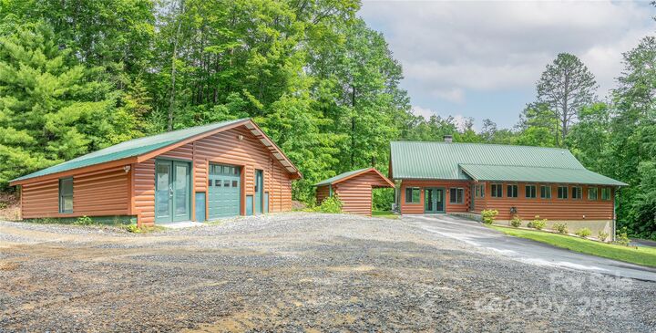 Property Photo: 288 Hard To Find Drive NC 28712