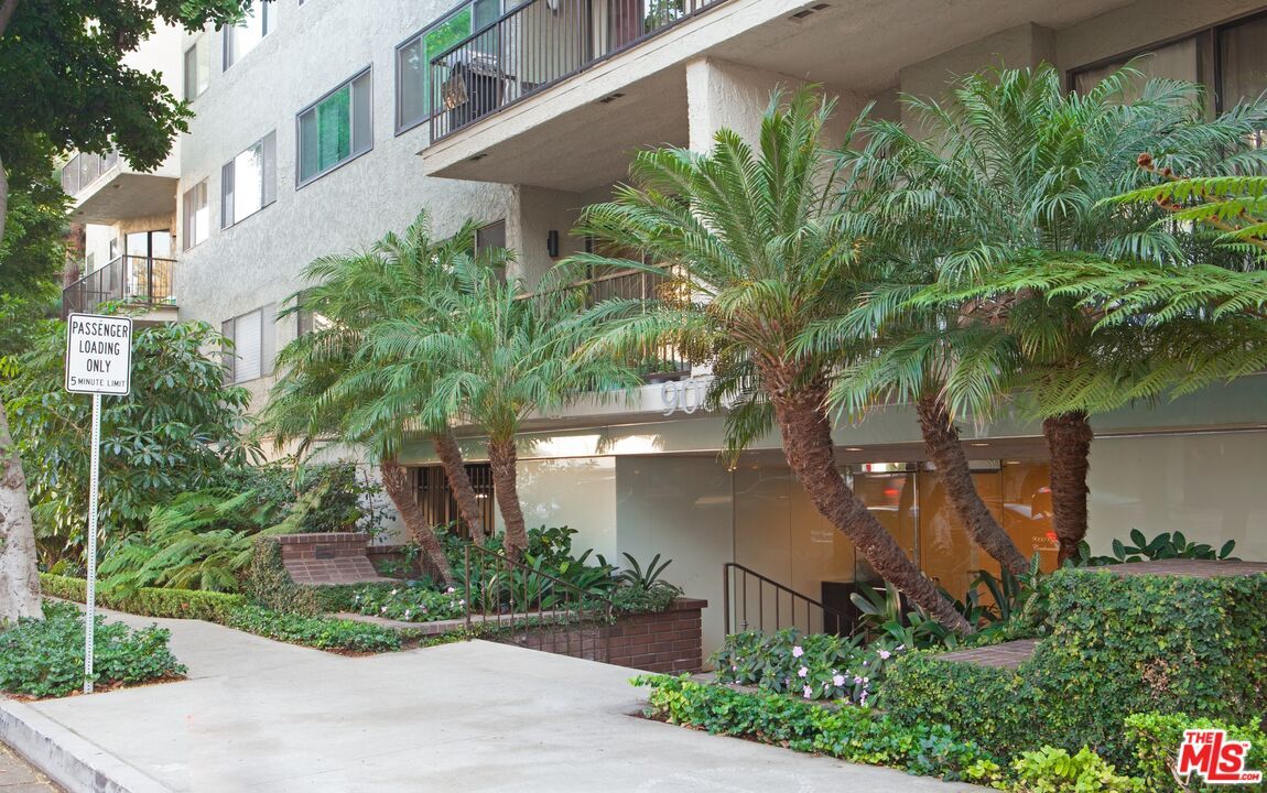Property Photo: 9000 Cynthia St CA 90069
