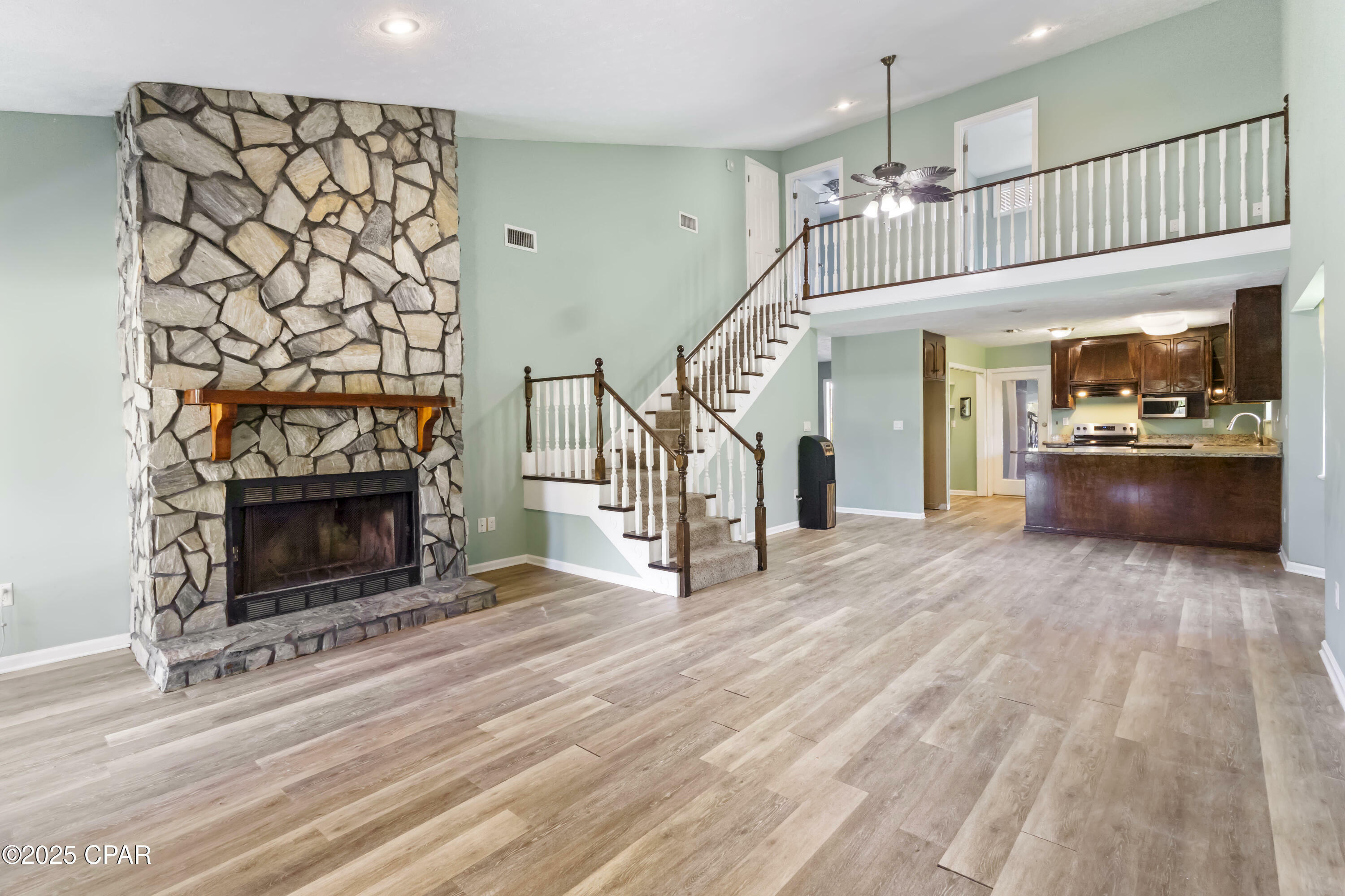 Property Photo: 905 Louisiana Avenue FL 32444