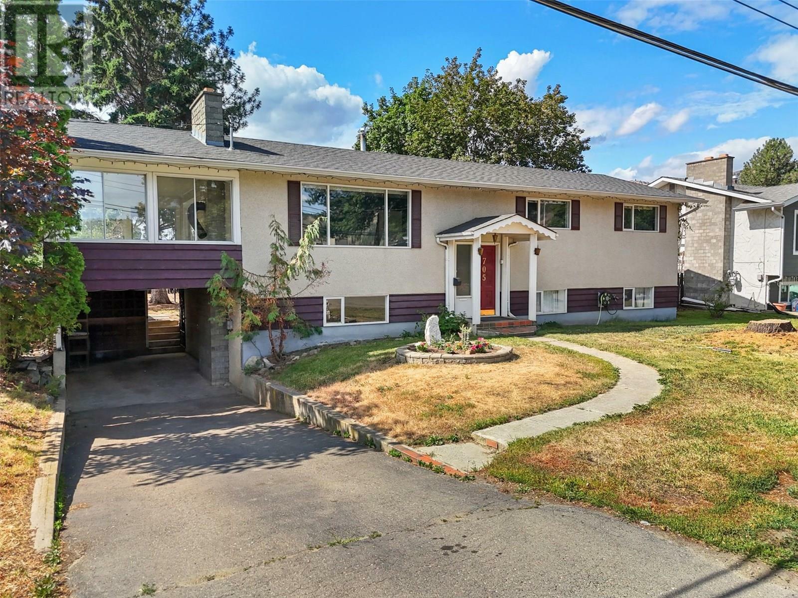 Property Photo: 705 Soldier Road BC V2B 6H5