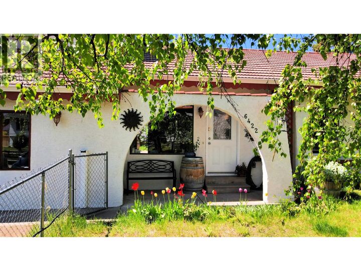 Photo de la propriété:  6422 Mack Road  BC V0H 1X8 
