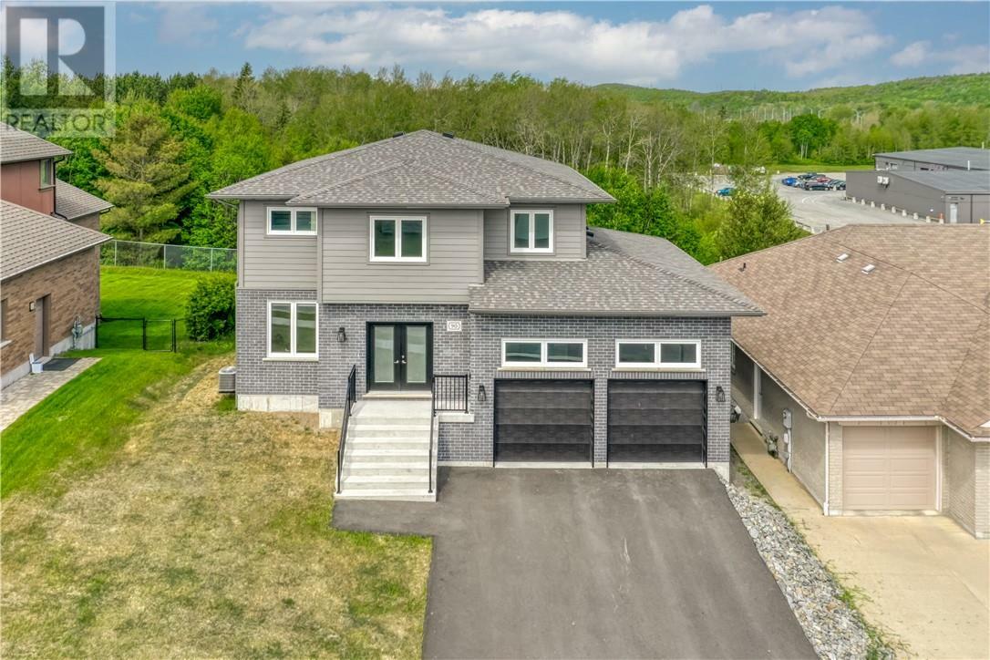 90 Landreville Drive  Sudbury ON P3A 0B4 photo