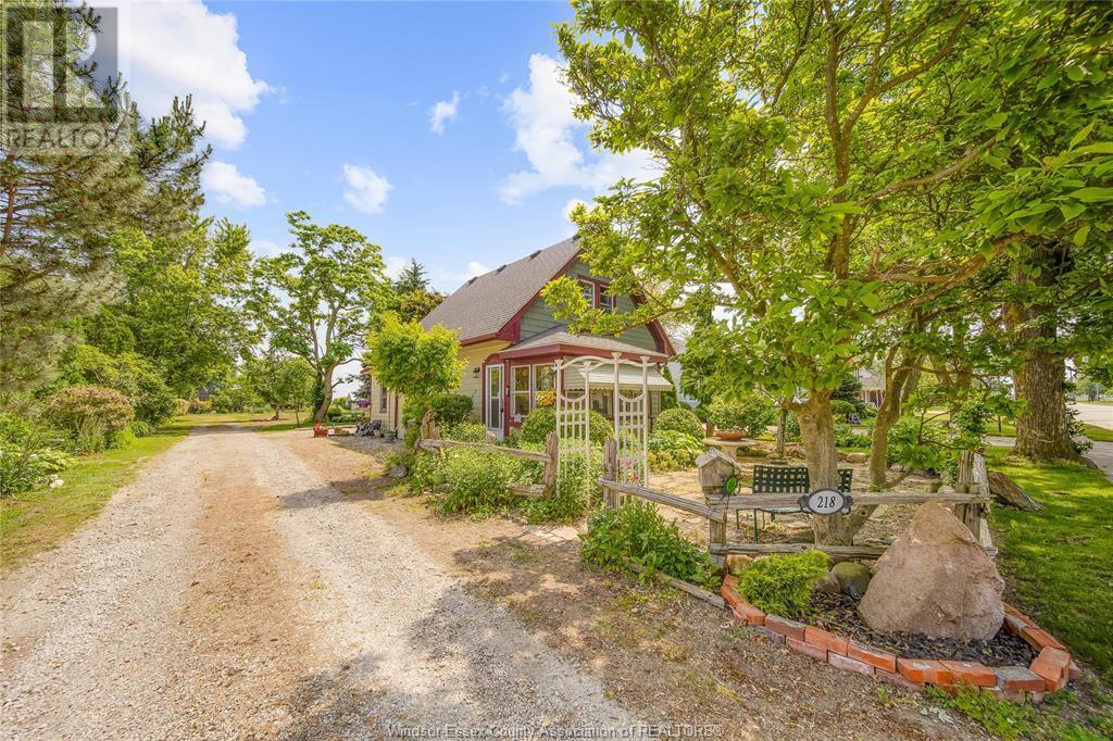 Property Photo: 218 Erie Street South ON N0P 1W0
