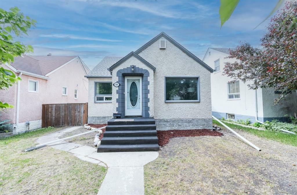 Property Photo: 466 Sinclair Street MB R2X 1Y1