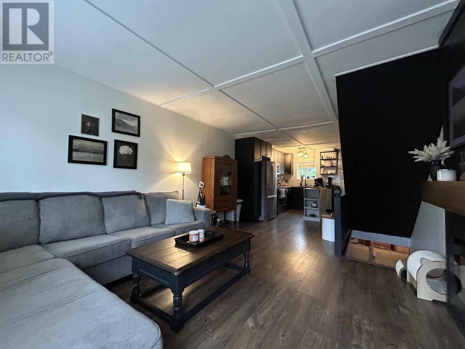 Property Photo: 907 Smith Ave ON P9A 2K5
