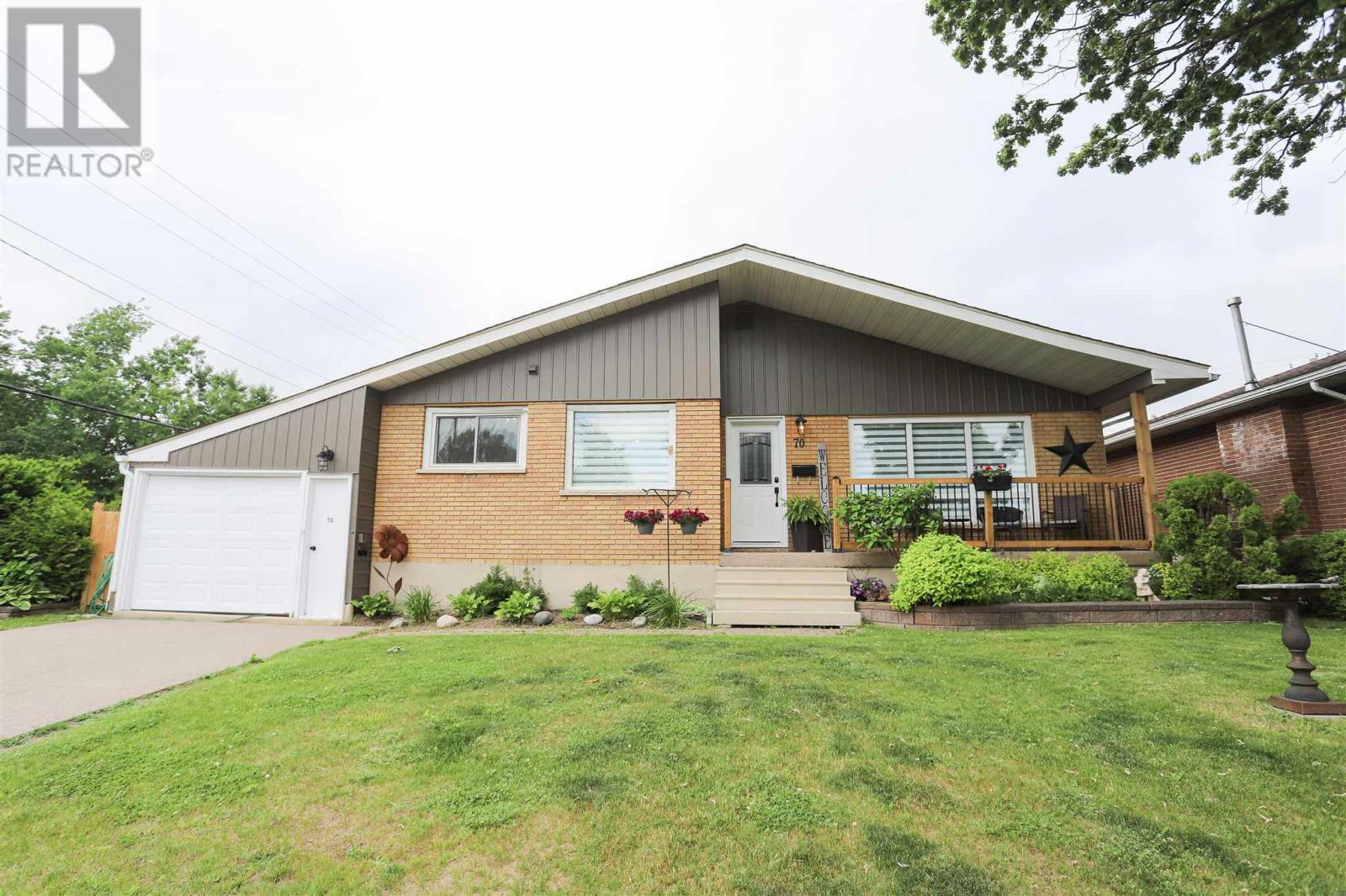 Photo de la propriété: 70 Marconi St ON P6B 1N6