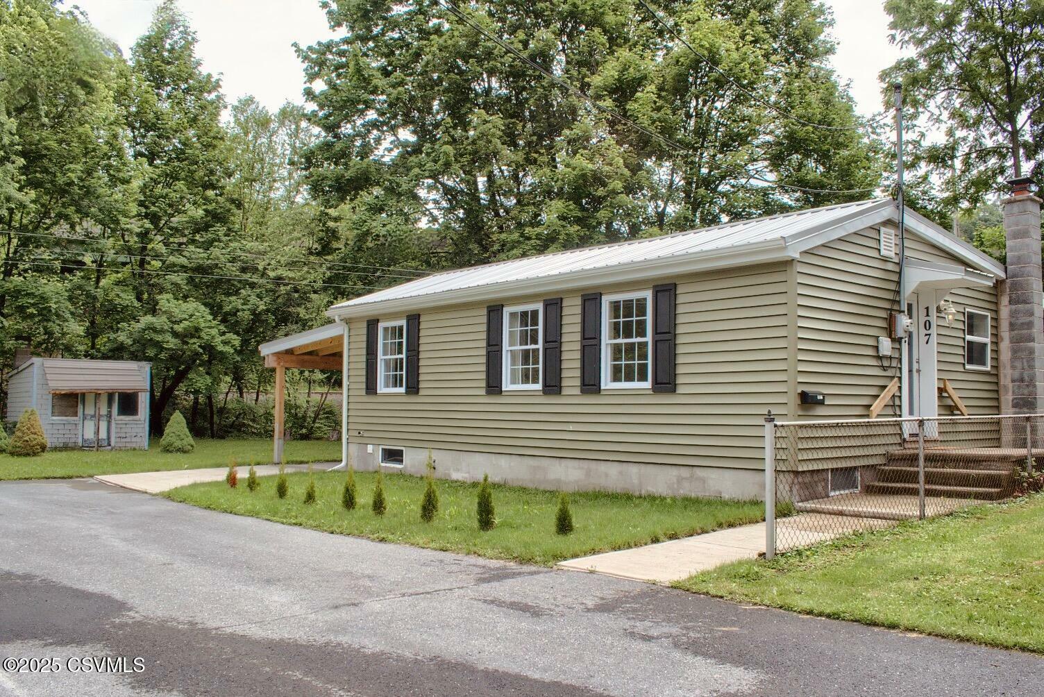 107 17th Street  Coal Township PA 17866 photo