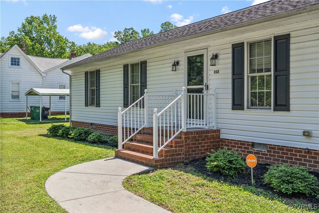 Property Photo: 503 S Holly Avenue VA 23075
