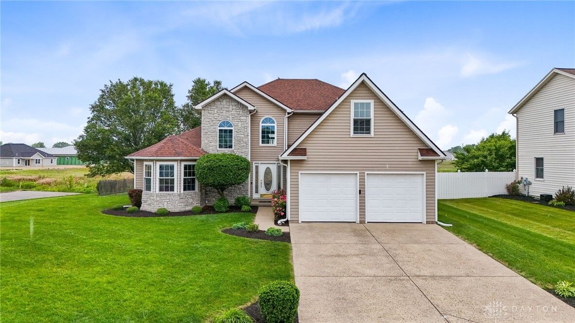 Property Photo: 170 Fox Harbor Drive OH 45373