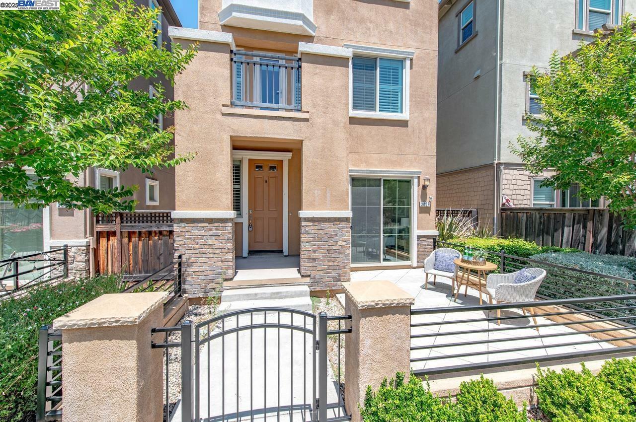 Property Photo: 3007 Worthing Cmn CA 94550