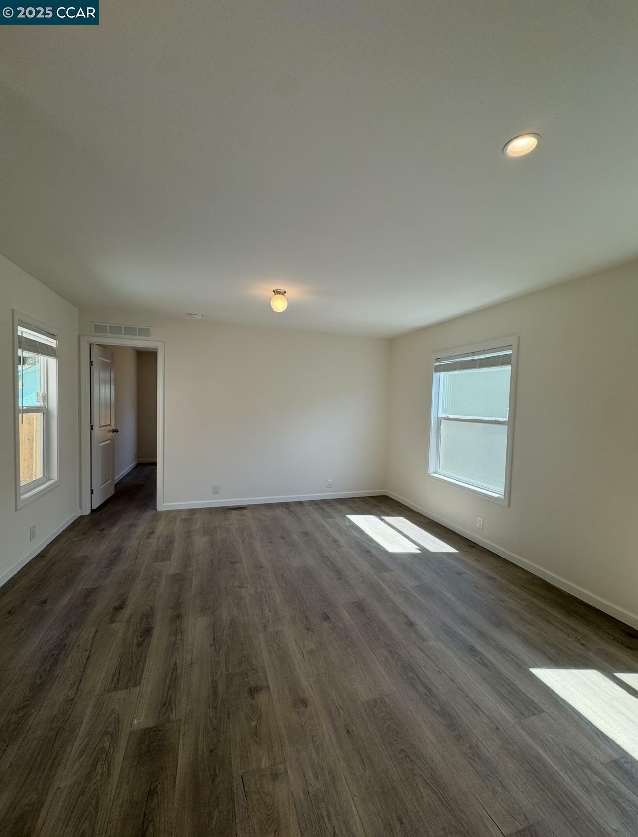 Property Photo:  414 N School St  CA 95240 