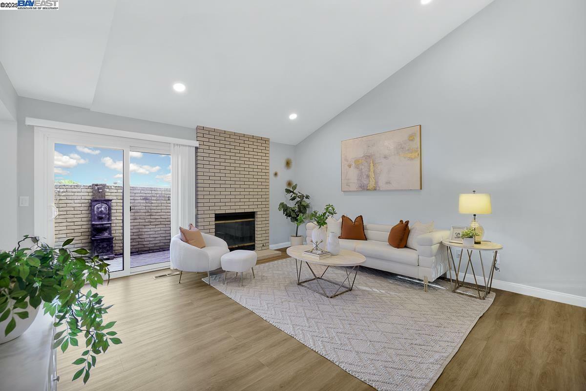 Property Photo: 7876 Gate Way CA 94568