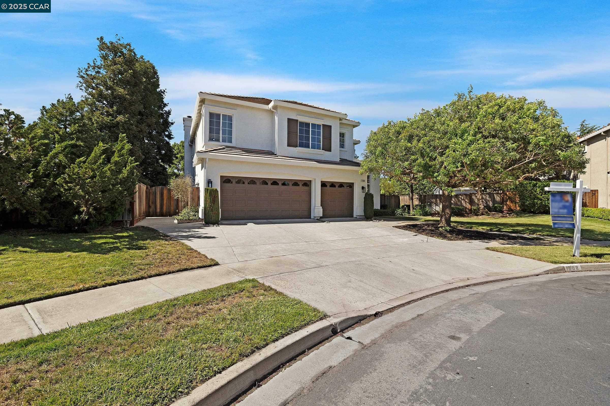Property Photo: 1608 Fluorite Ct CA 94550