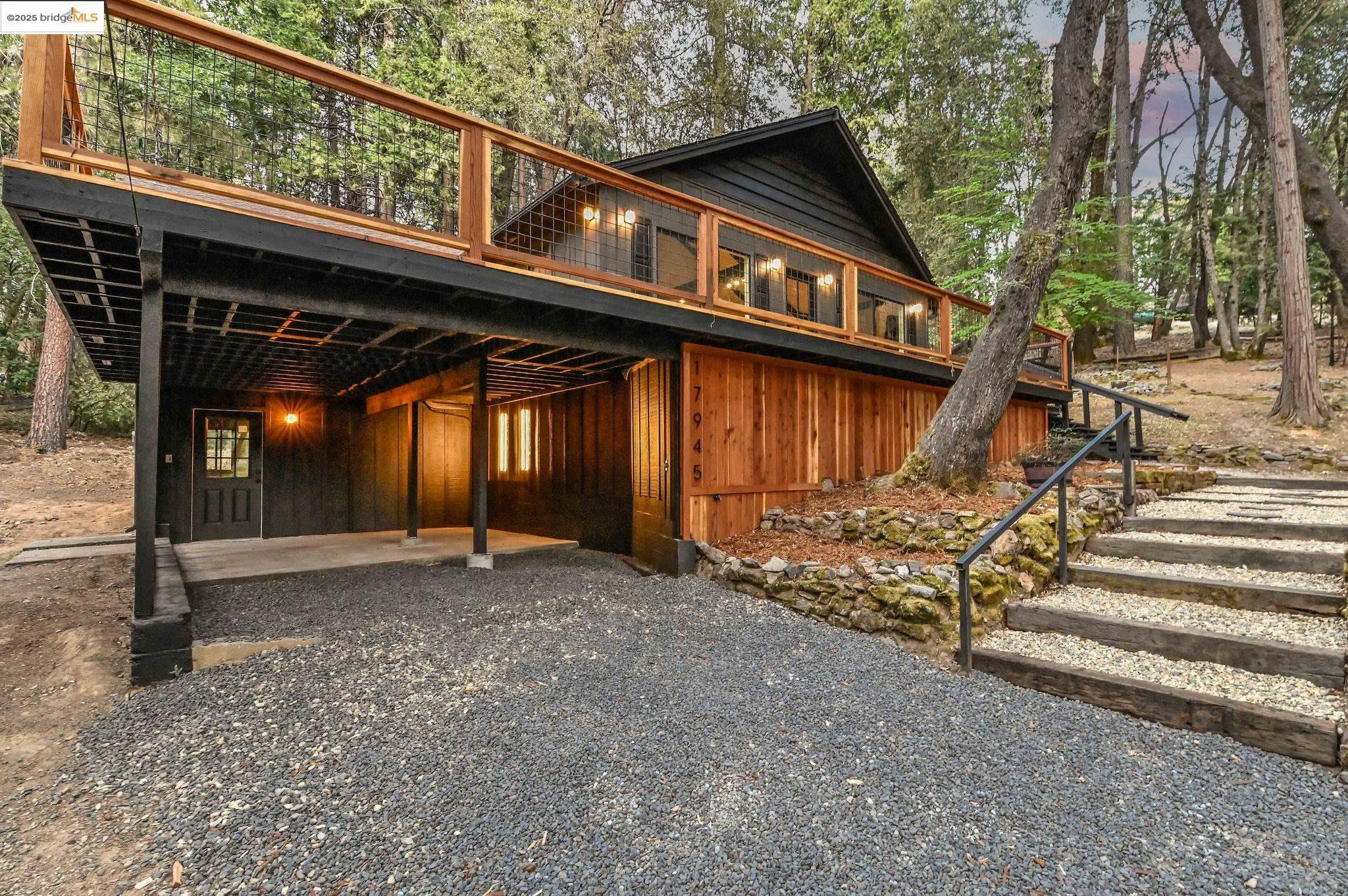 Property Photo: 17945 Bluejay Ct CA 95383