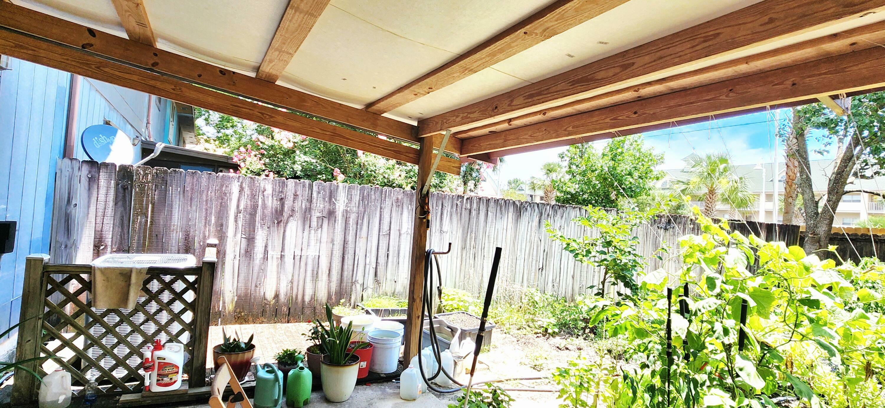 Property Photo:  904 Tokalon Court  FL 32547 