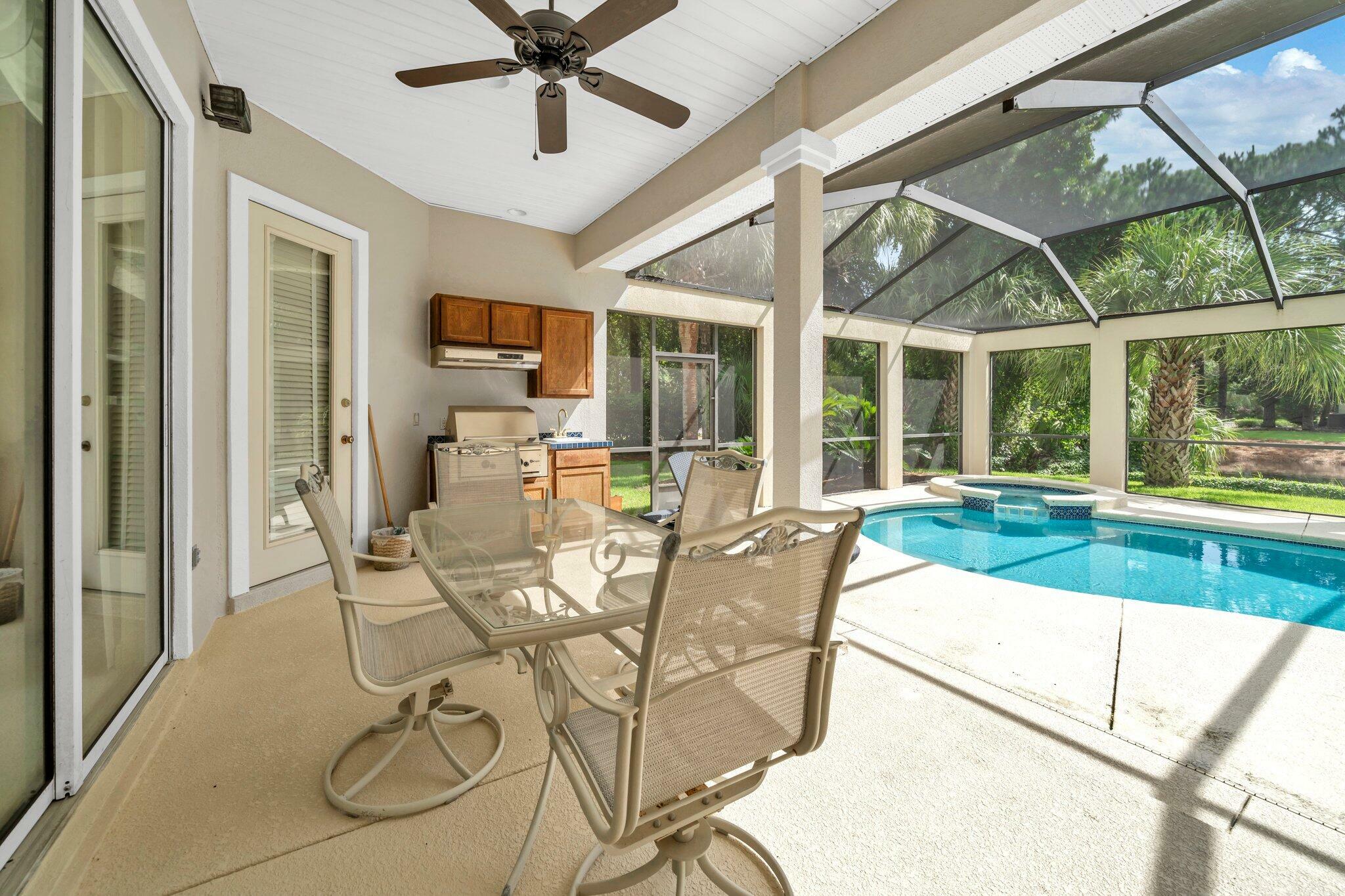 Property Photo: 423 Maritime Court FL 32541