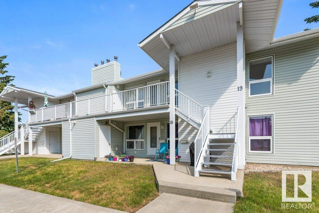 Property Photo: 2115 118 Street NW 19 AB T6J 5N1