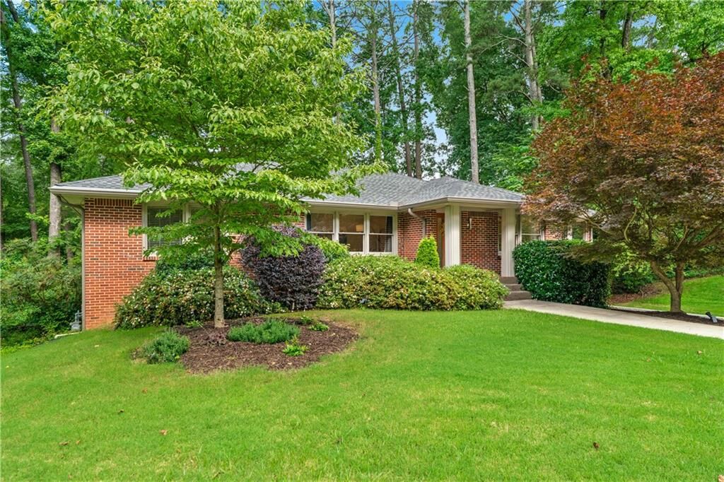 Property Photo:  1502 N Amanda Circle NE  GA 30329 