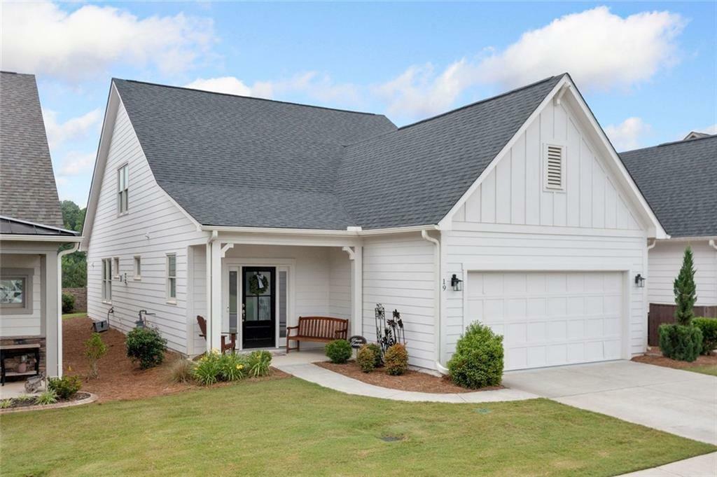 Property Photo: 19 Grand Circle GA 30143