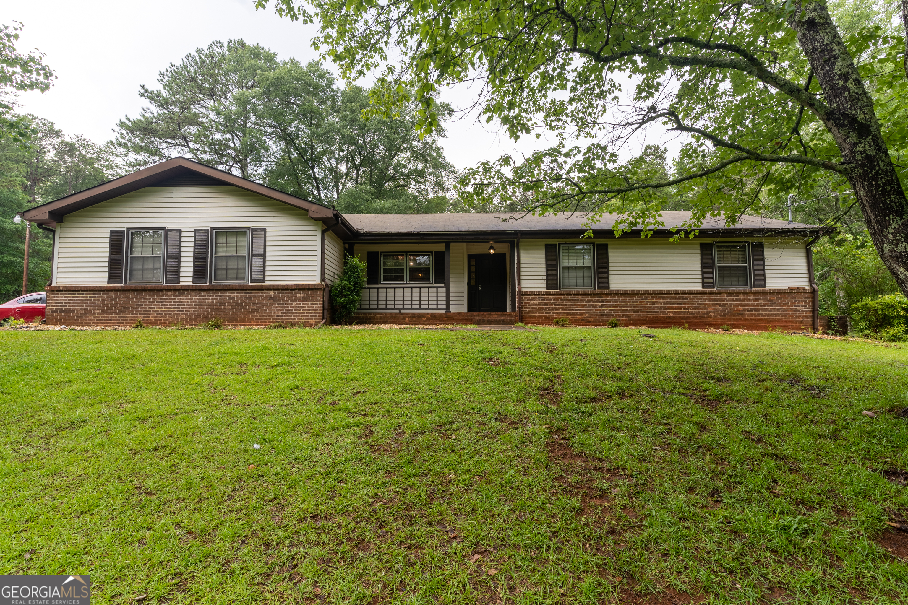 Property Photo: 265 Forest Lake Drive GA 30016