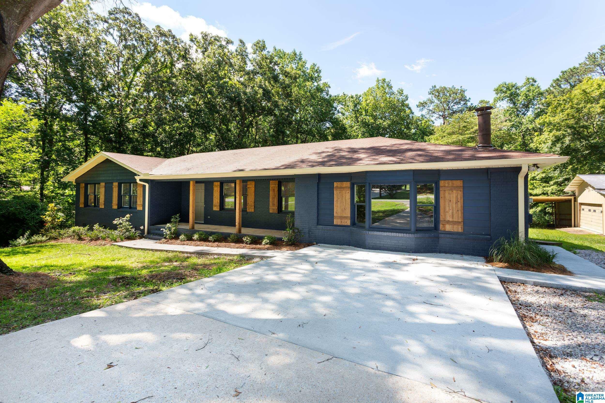Property Photo: 1917 Louise Avenue AL 35907