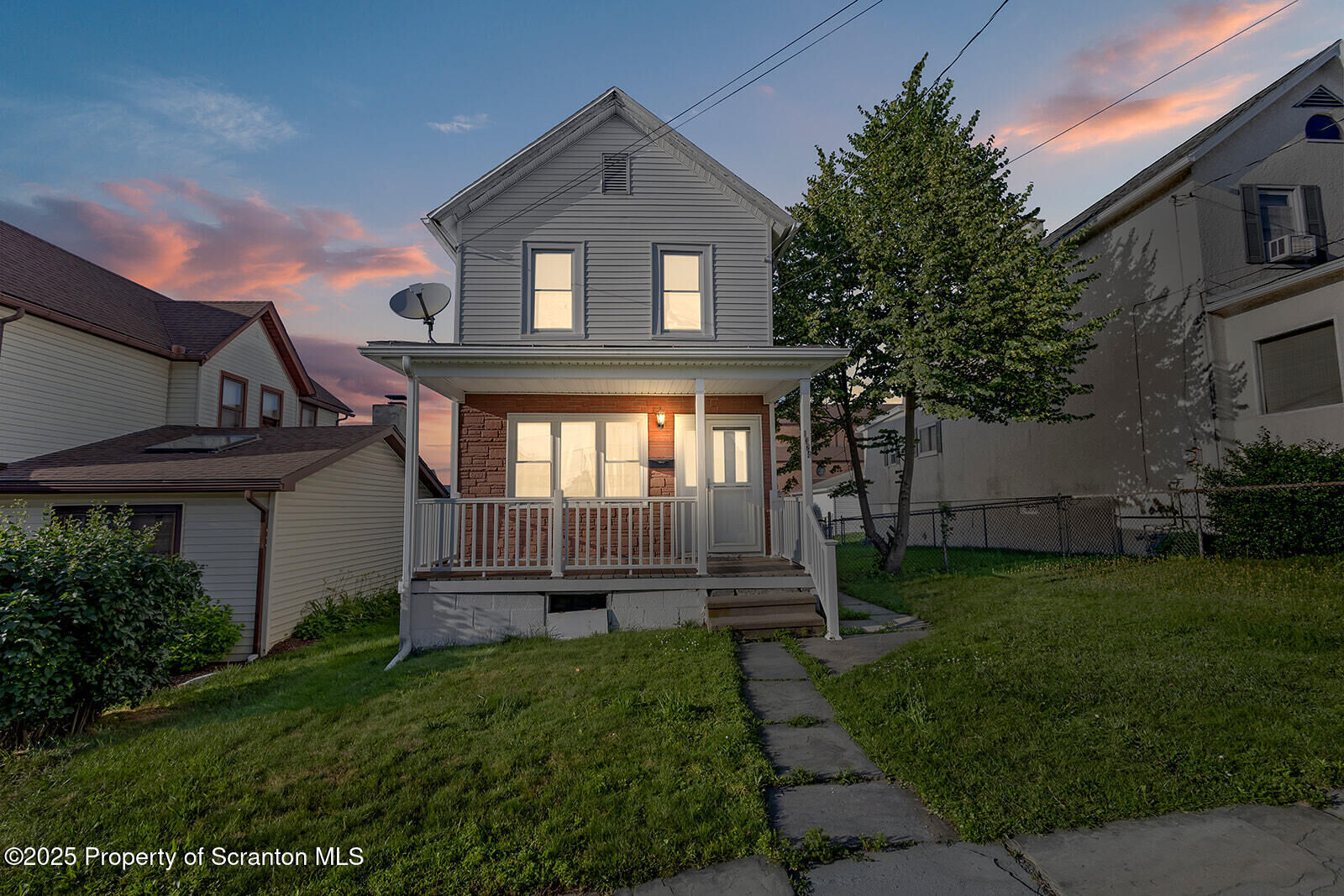 Property Photo:  1324 Dartmouth Street  PA 18504 