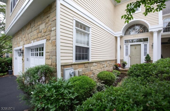 Property Photo: 302 Lindabury Ln NJ 07979