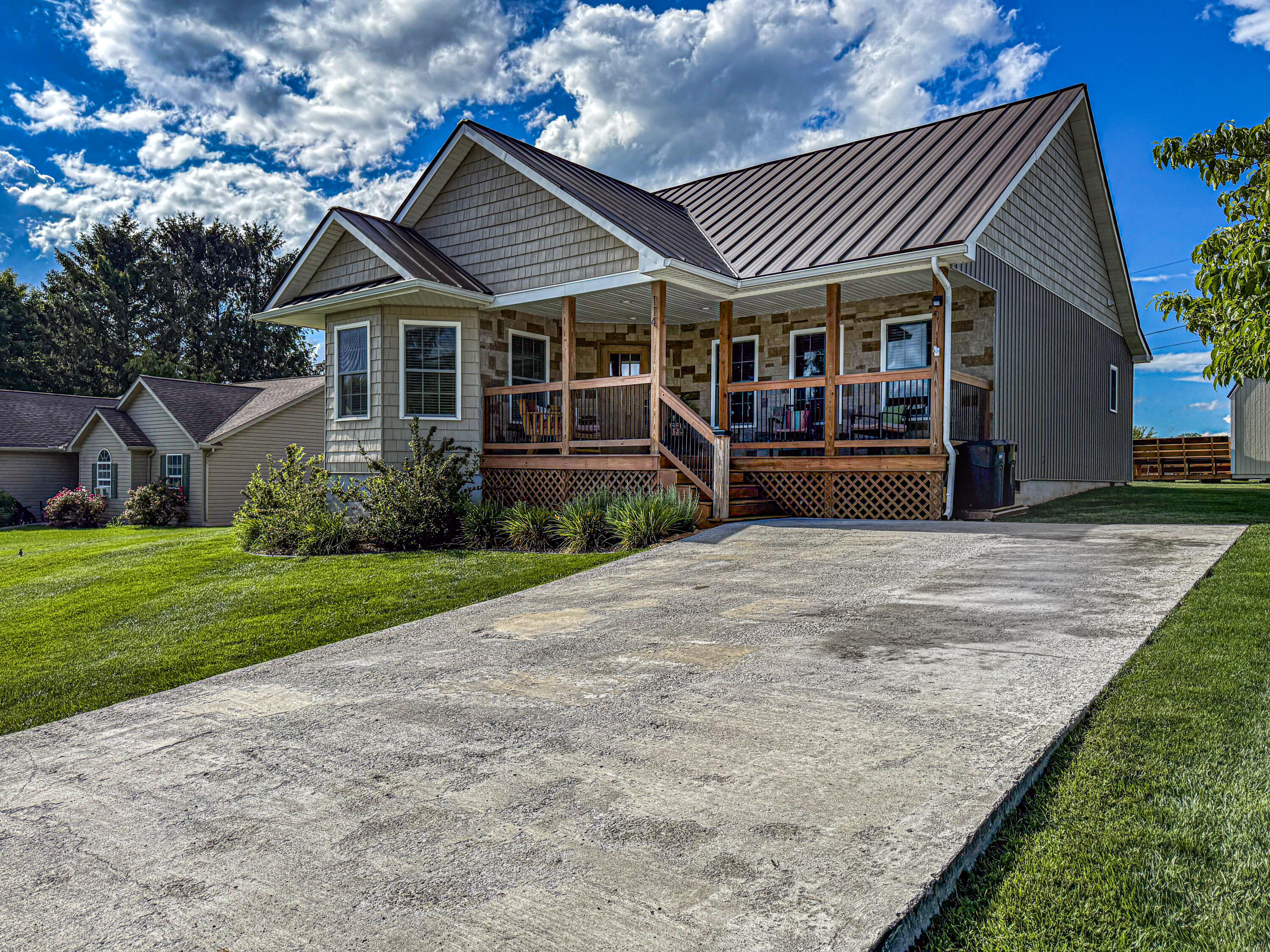 Property Photo: 114 Shady Oak Ln WV 24901