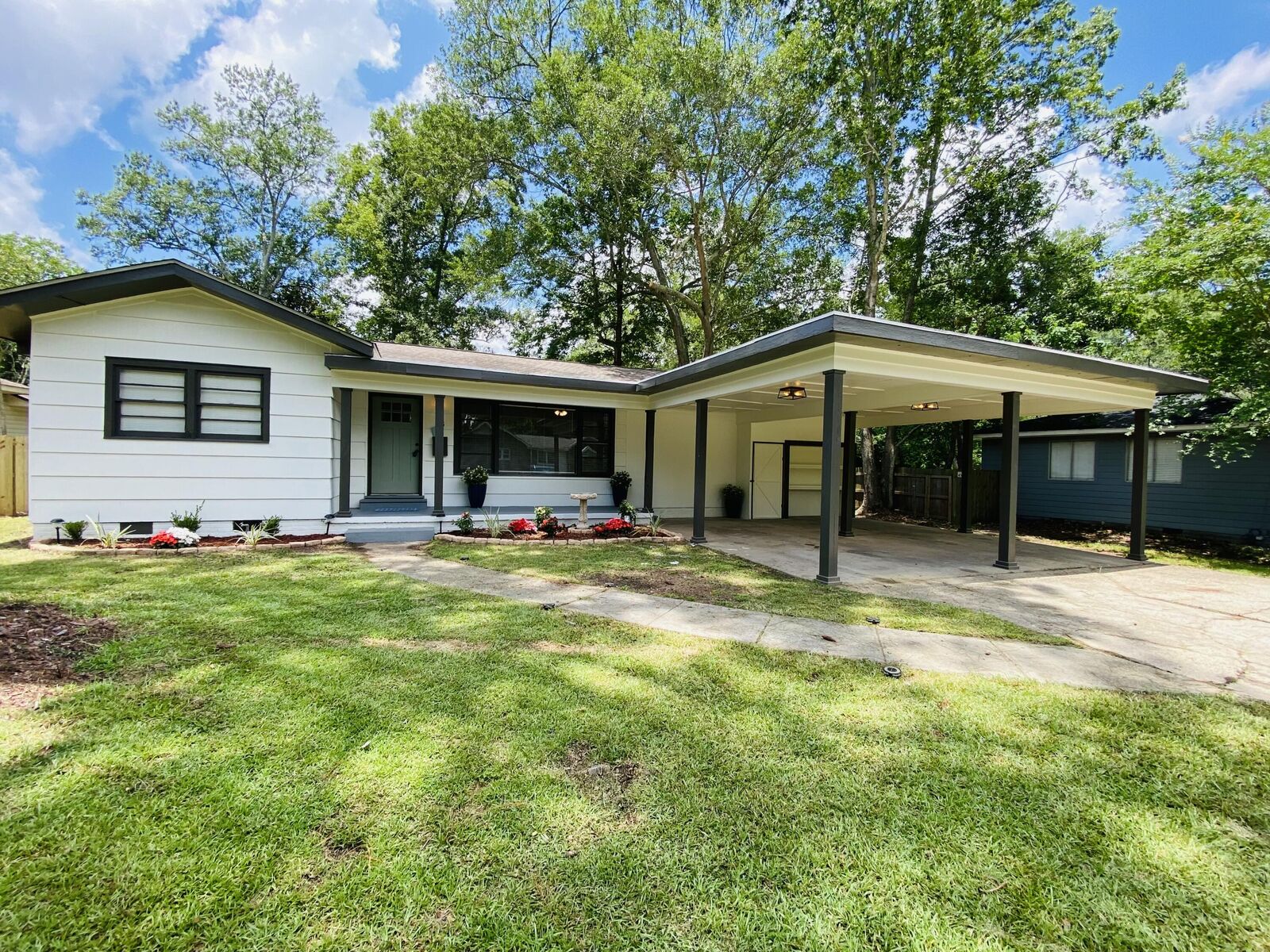 Property Photo:  505 S 21st Ave.  MS 39401 