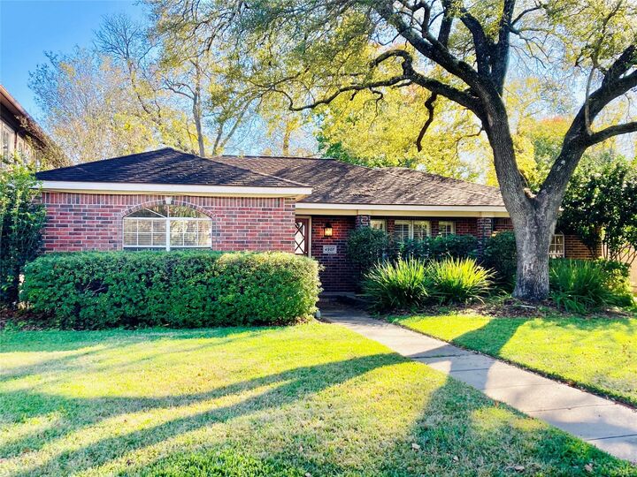 Property Photo:  4907 Elm Street  TX 77401 