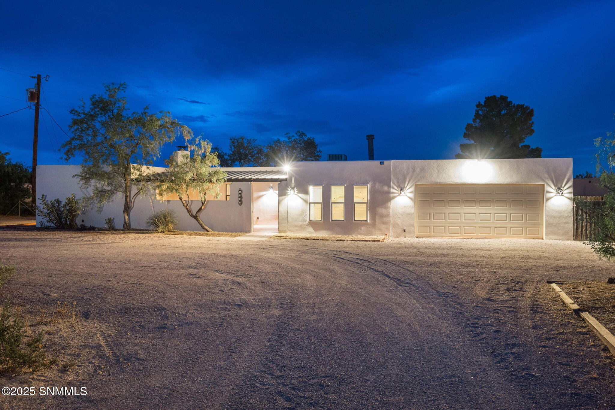 Property Photo: 1048 La Quinta Street NM 88007