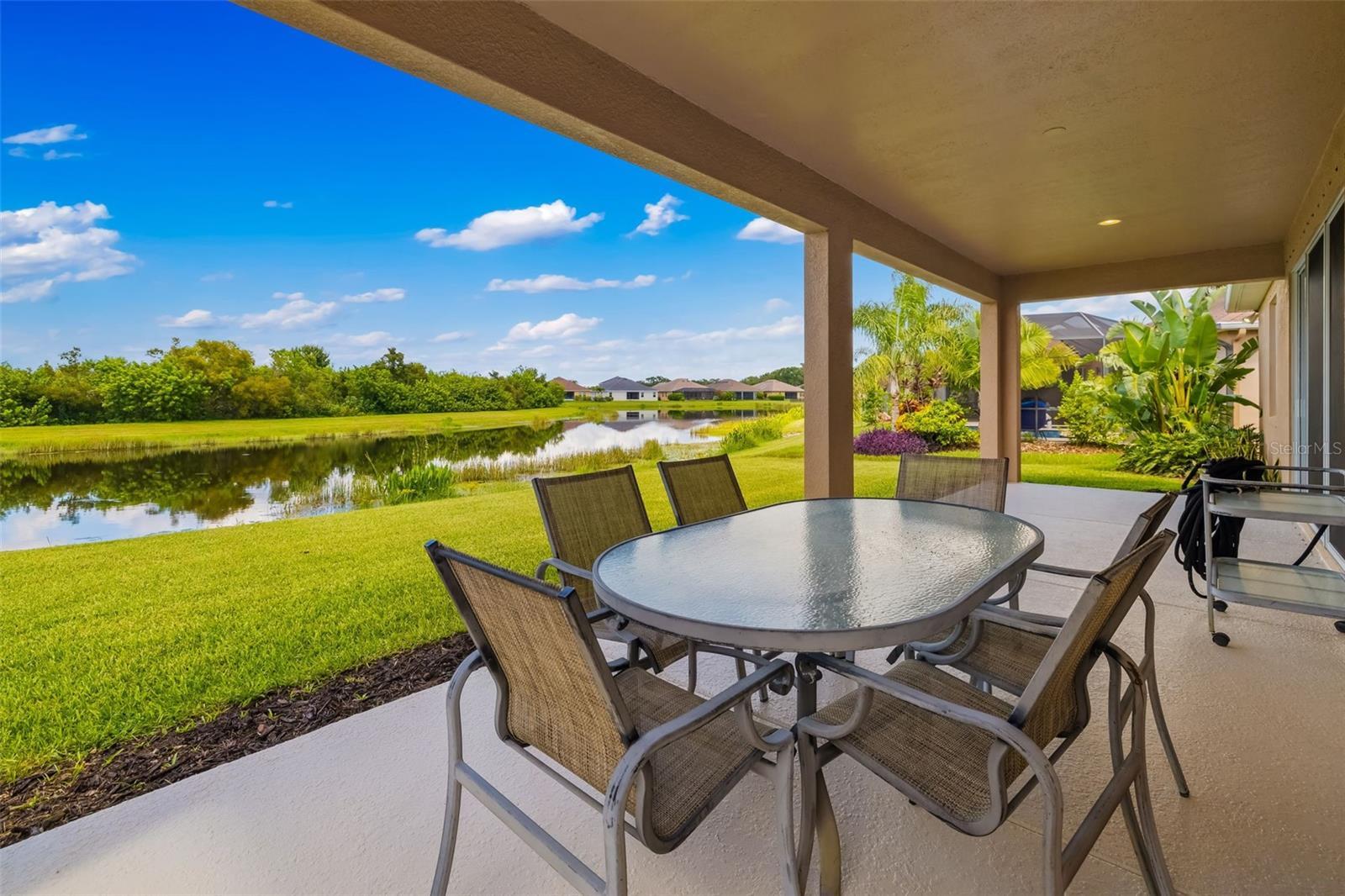 Property Photo: 773 Rosemary Circle FL 34212