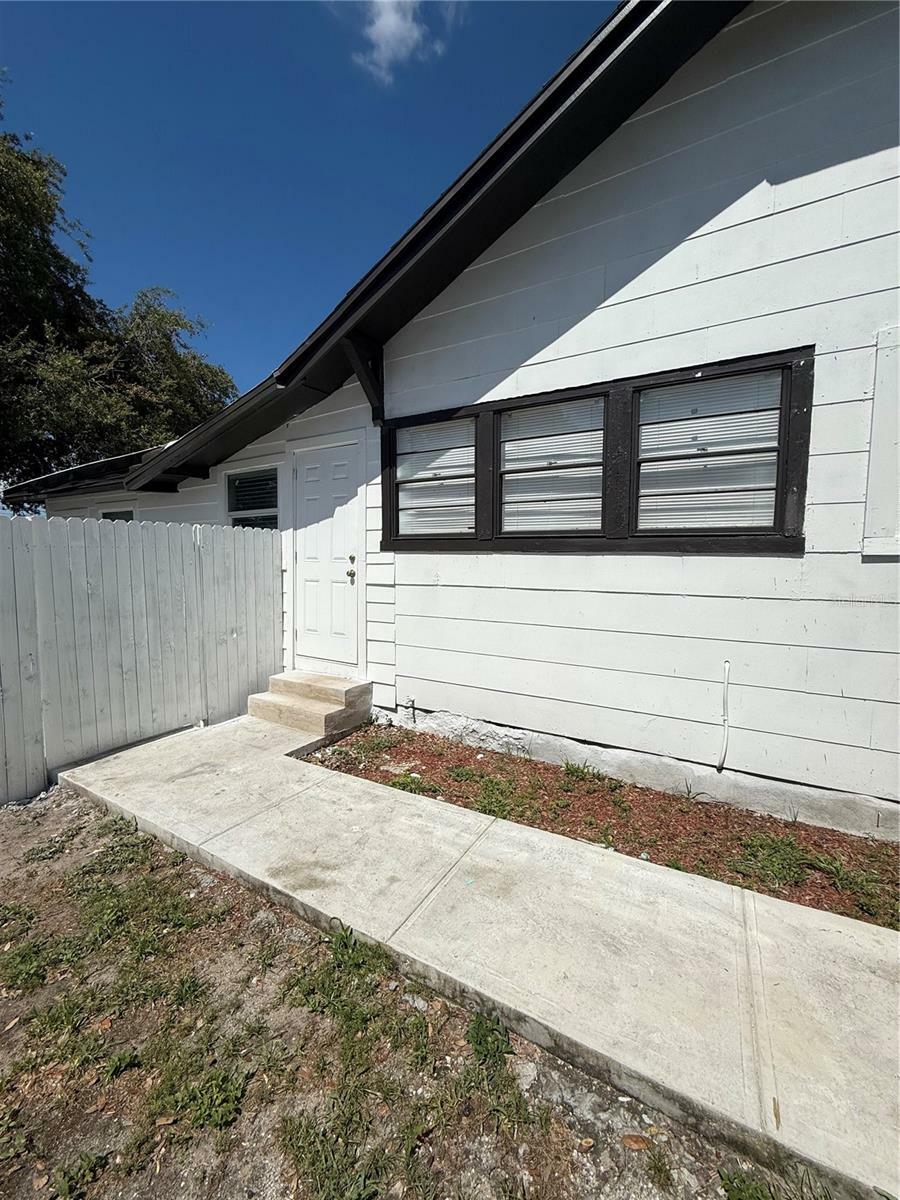 3124 W Ivy Street B  Tampa FL 33607 photo