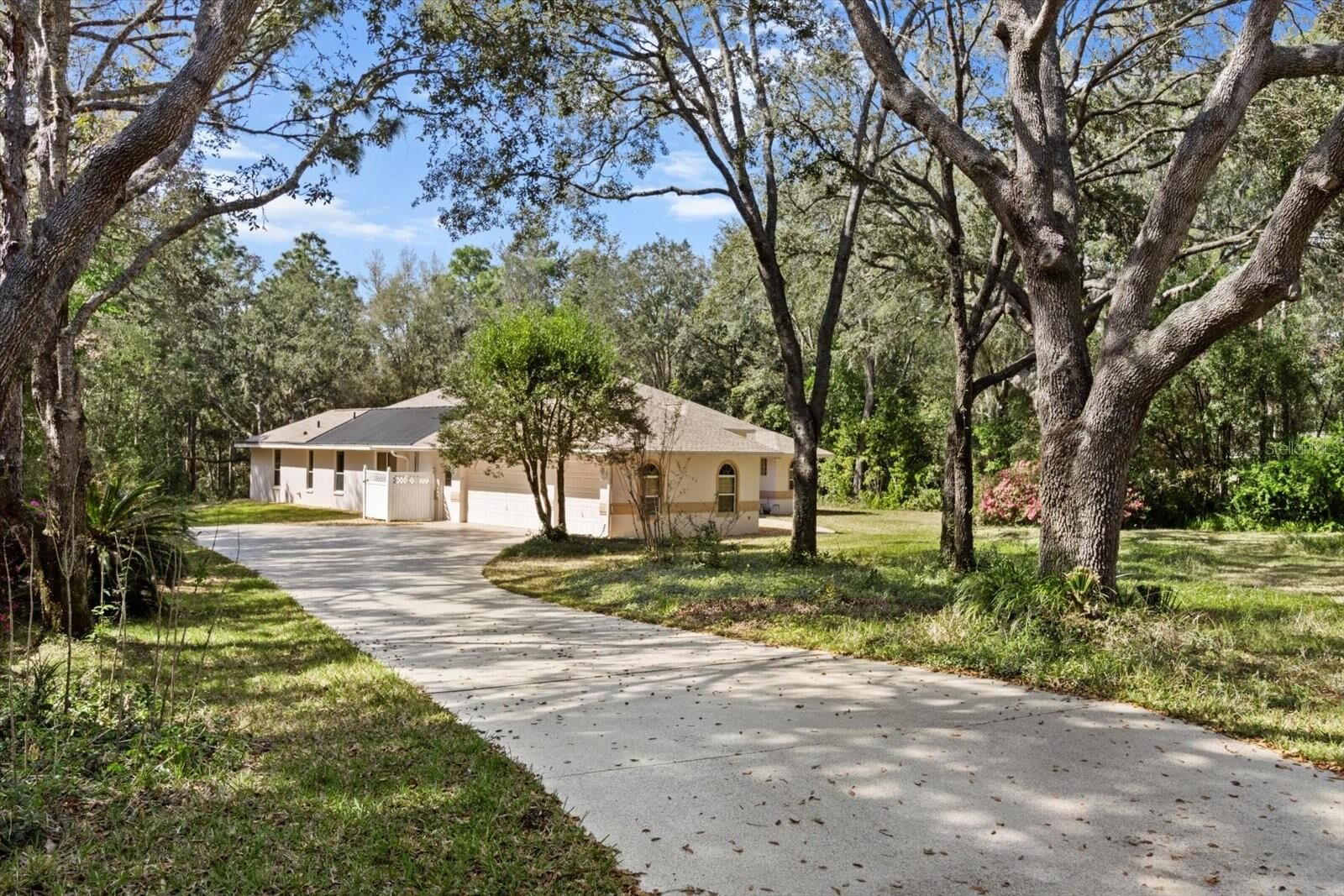 Property Photo: 4322 N Mayan Drive FL 34442