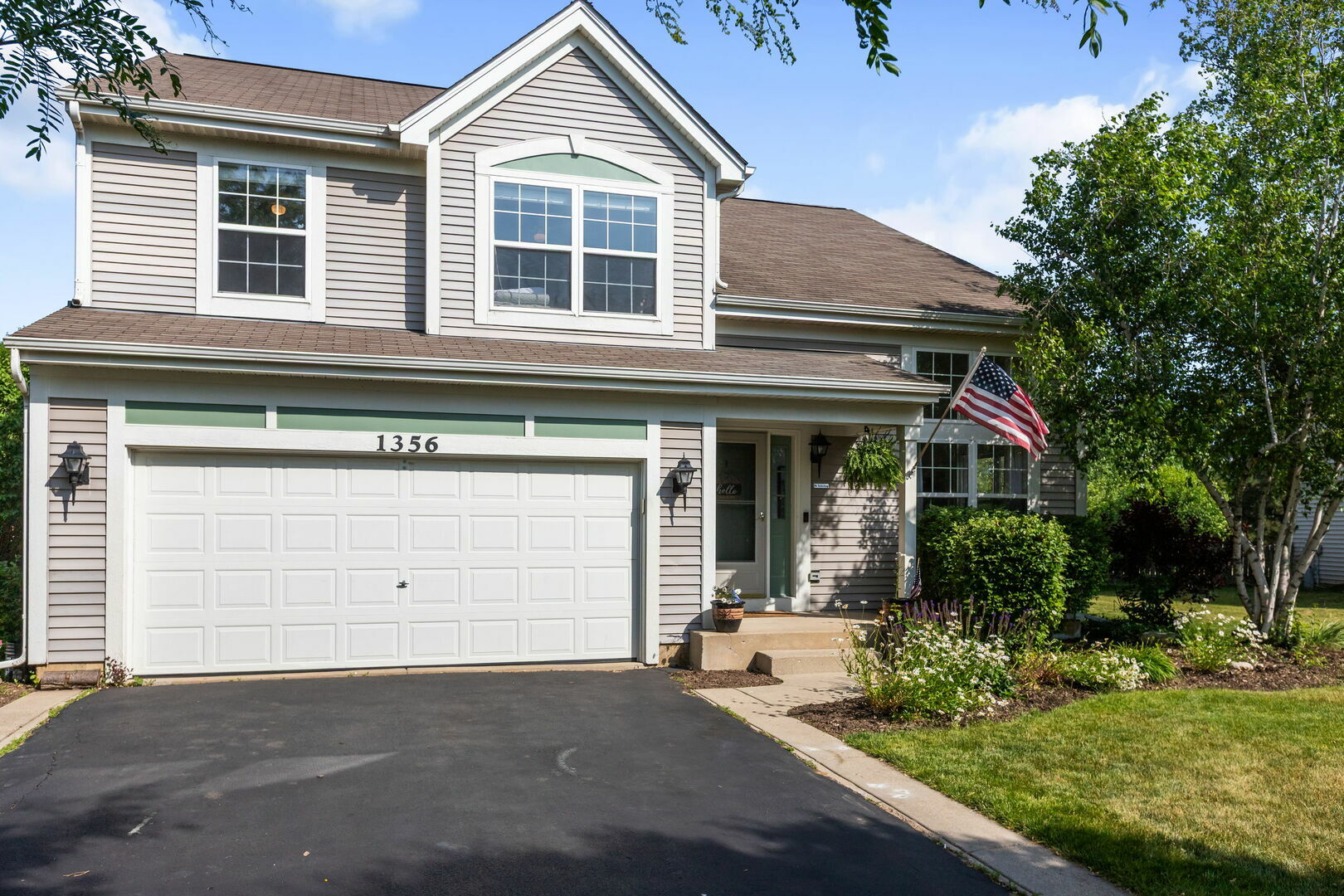 Property Photo: 1356 Geneva Lane IL 60013