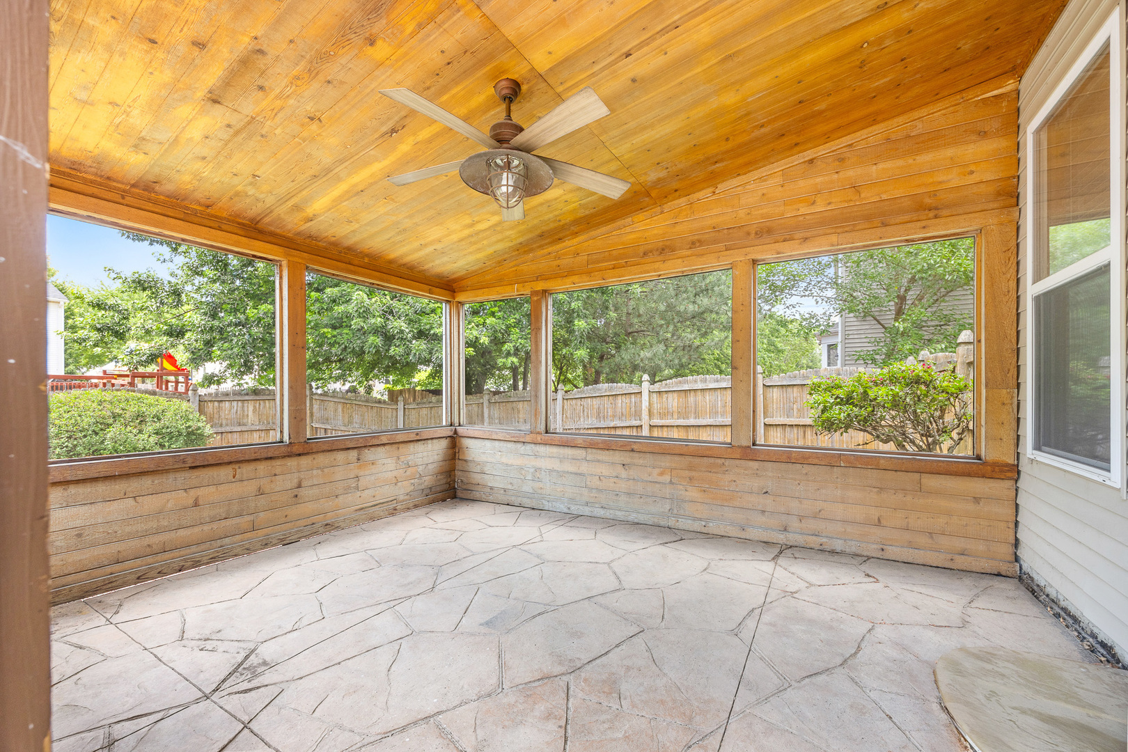 Property Photo: 1301 Bridgehampton Drive IL 60586