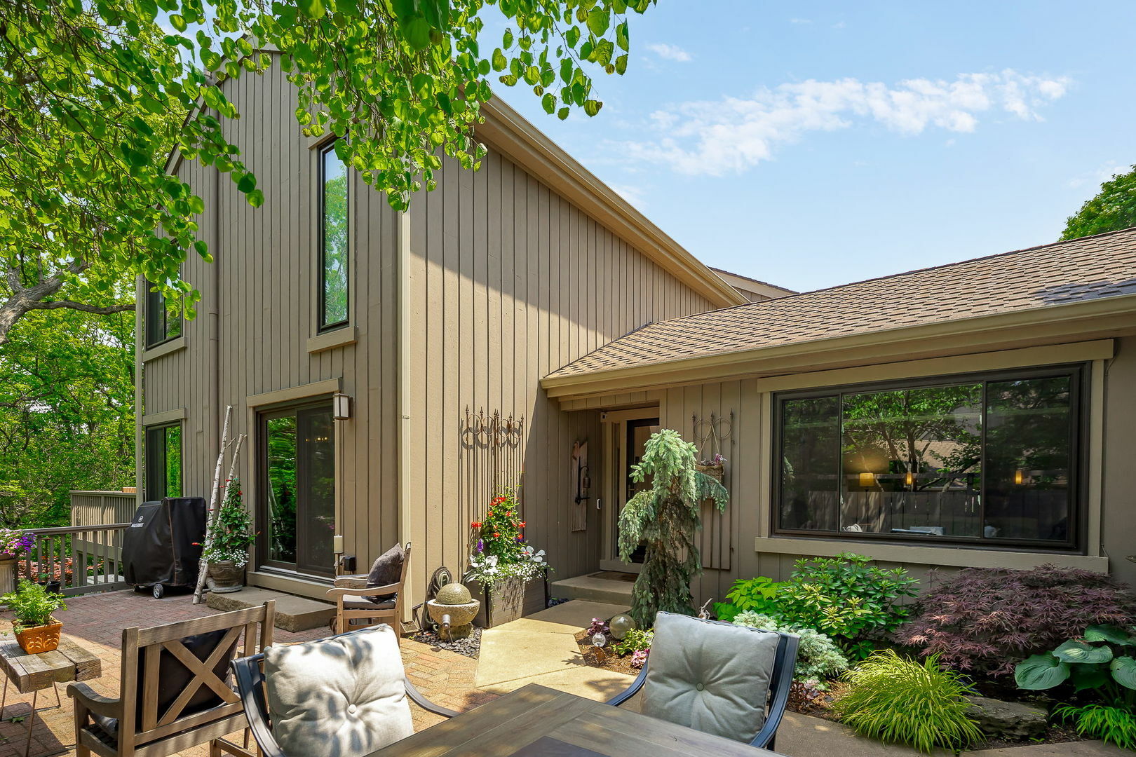 Property Photo:  303 Bluff Court 303  IL 60010 