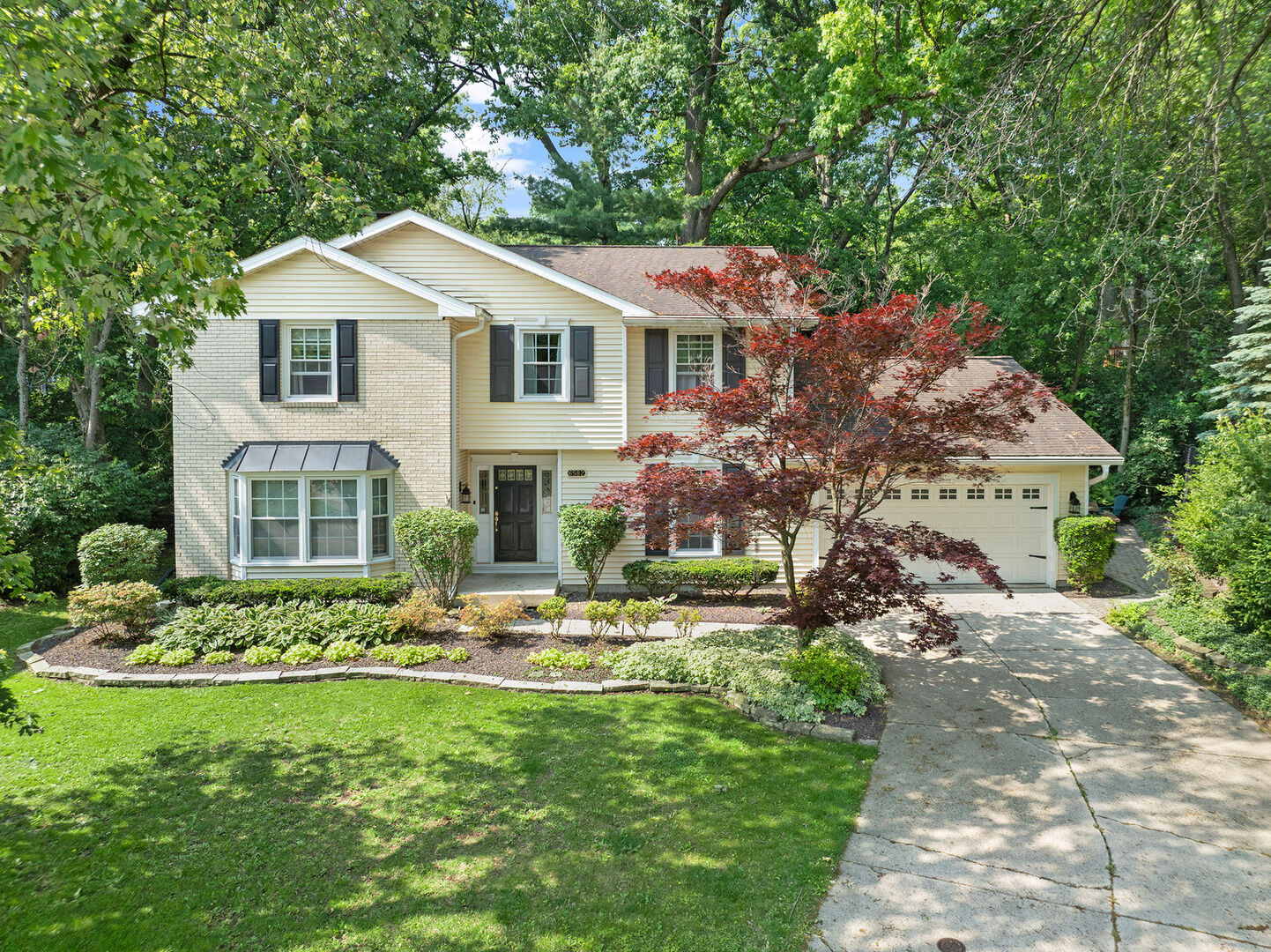 Property Photo: 6582 Shagbark Court IL 60532