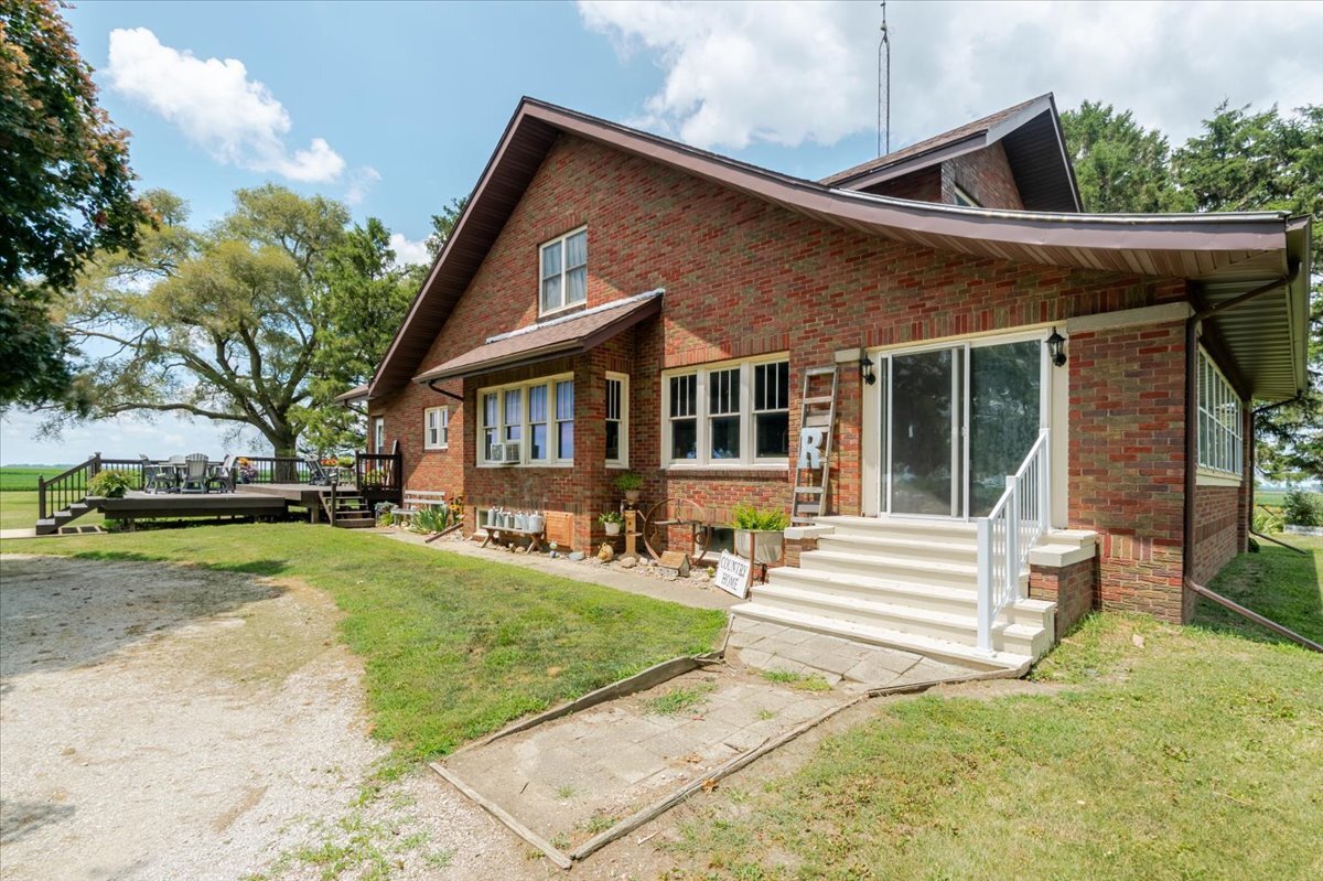 Property Photo: 879 2300th Avenue IL 62518