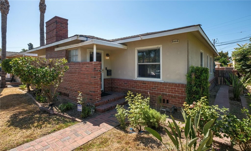 Property Photo:  310 E Forhan St  CA 90805 