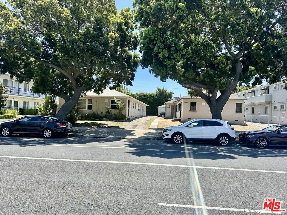 Property Photo:  11848 - 11856 Venice Boulevard  CA 90066 