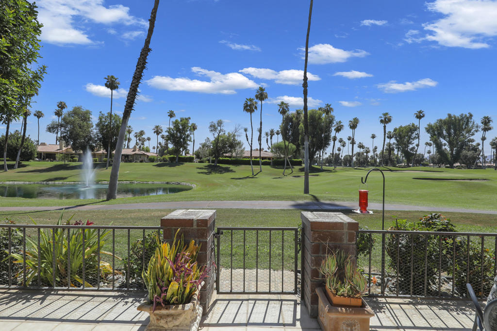 Property Photo:  118 Las Lomas  CA 92260 