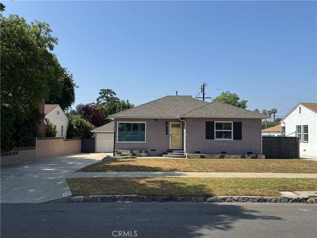 Property Photo:  204 E I Street  CA 91764 
