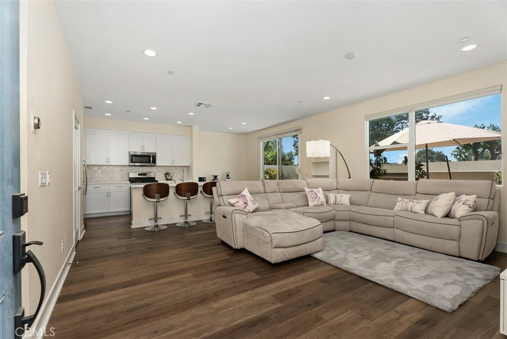 Property Photo:  12178 Greenleaf Lane  CA 92840 